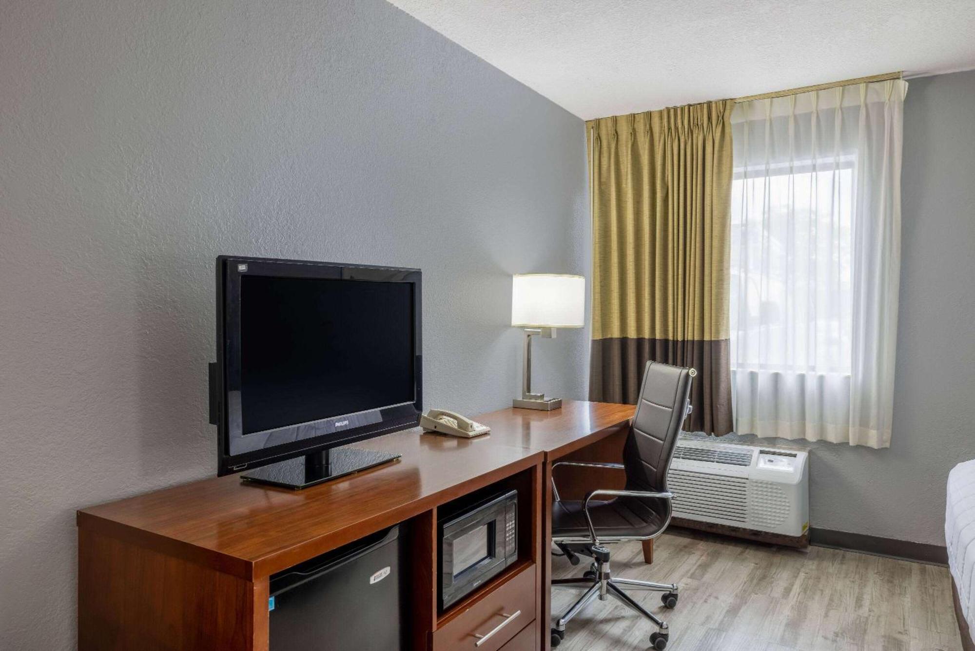 Travelodge By Wyndham Brooklyn Center Dış mekan fotoğraf