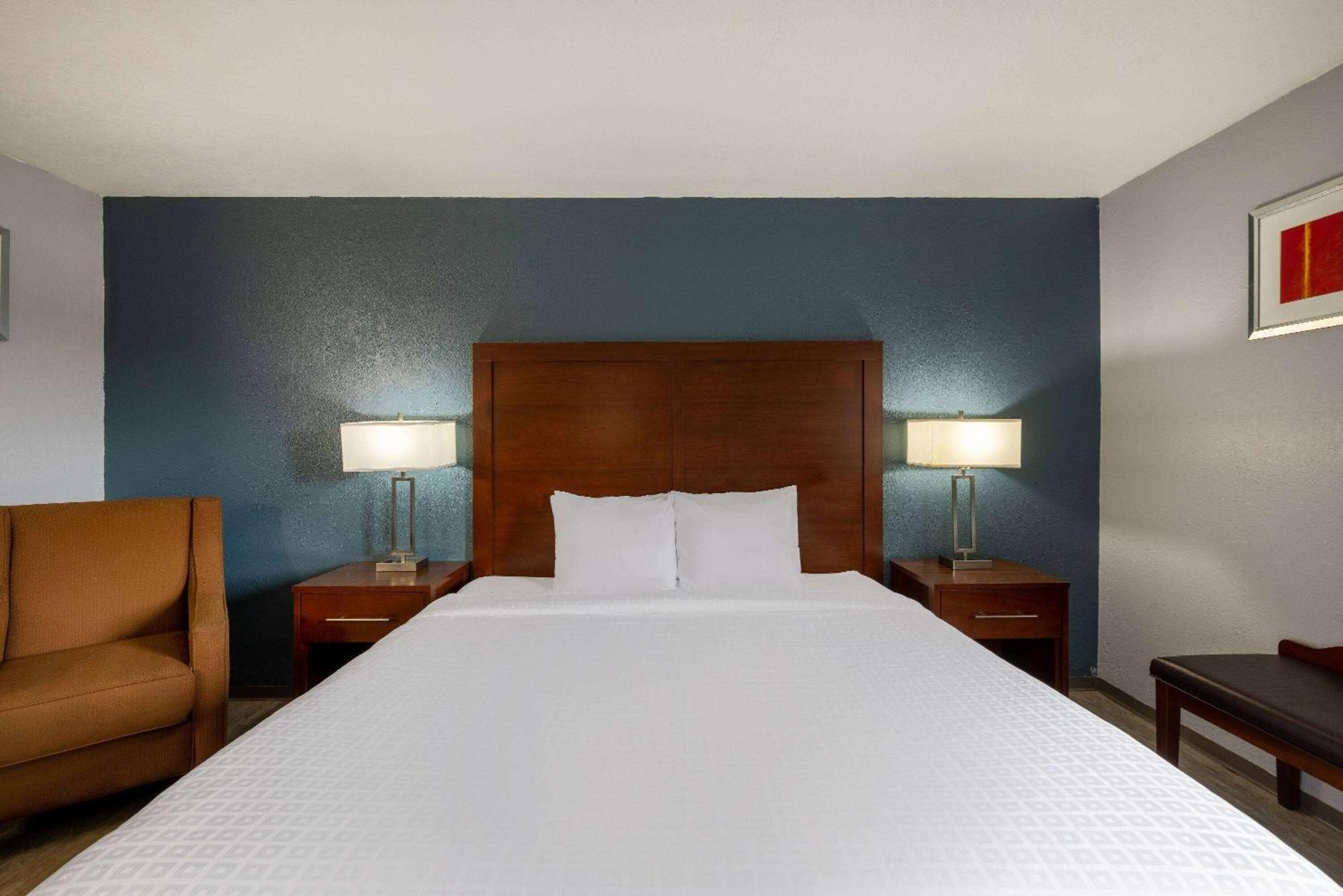 Travelodge By Wyndham Brooklyn Center Dış mekan fotoğraf