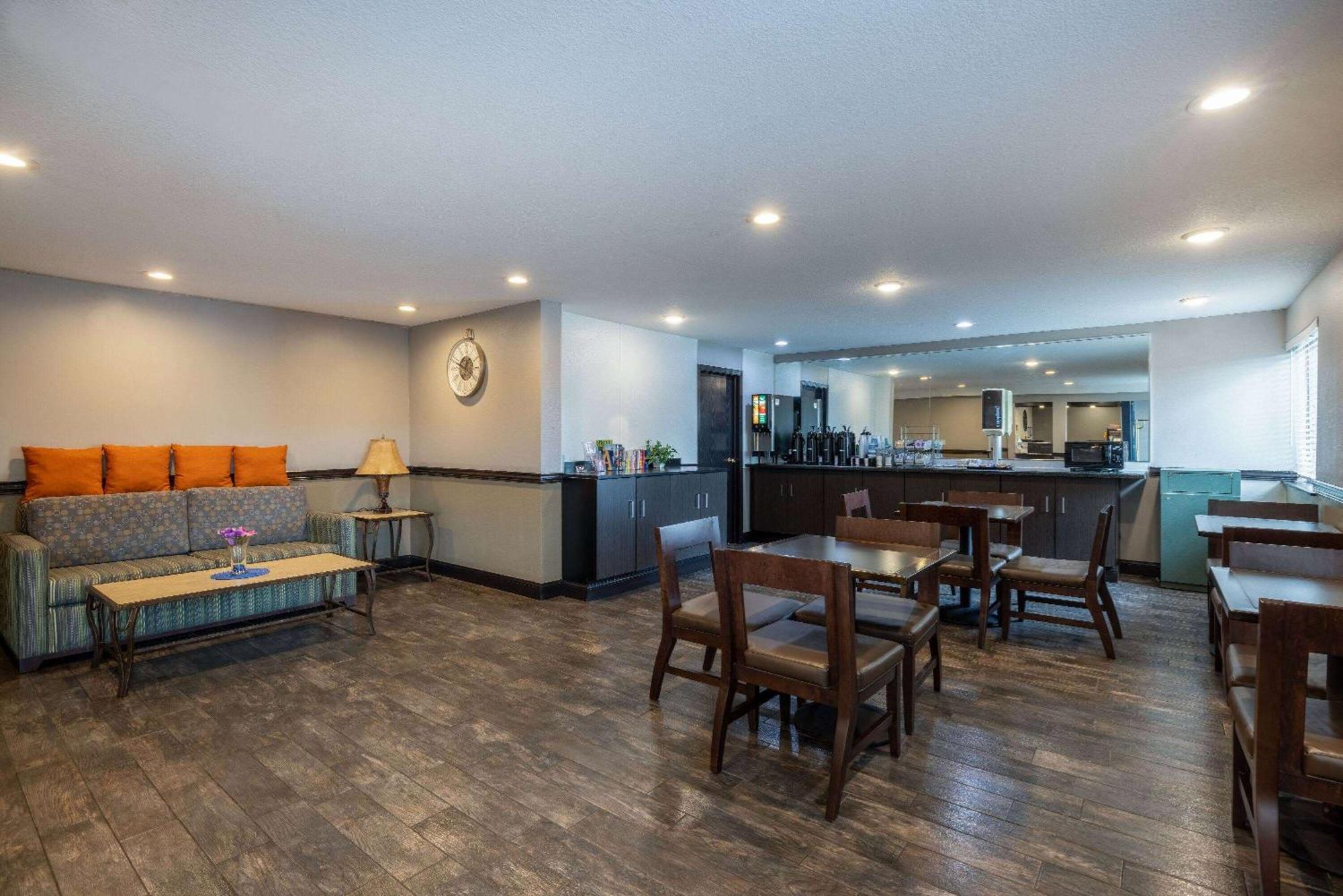 Travelodge By Wyndham Brooklyn Center Dış mekan fotoğraf
