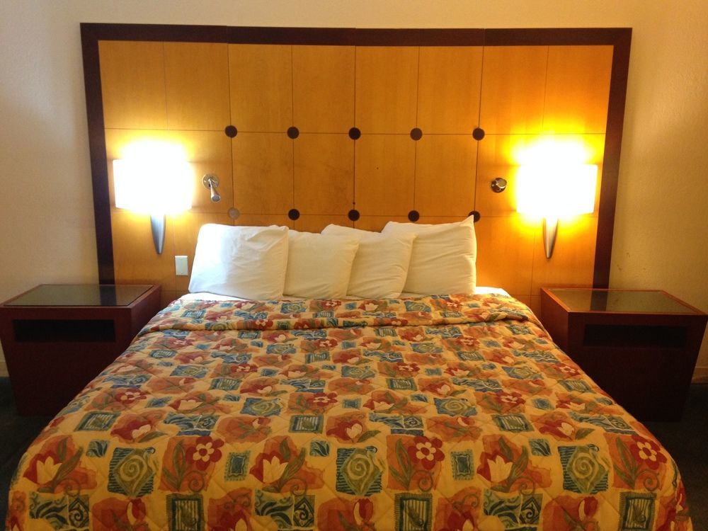 Travelodge By Wyndham Brooklyn Center Dış mekan fotoğraf