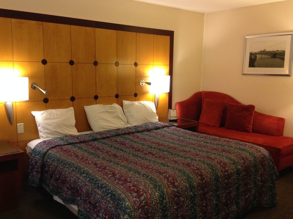 Travelodge By Wyndham Brooklyn Center Dış mekan fotoğraf