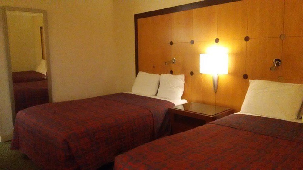 Travelodge By Wyndham Brooklyn Center Dış mekan fotoğraf