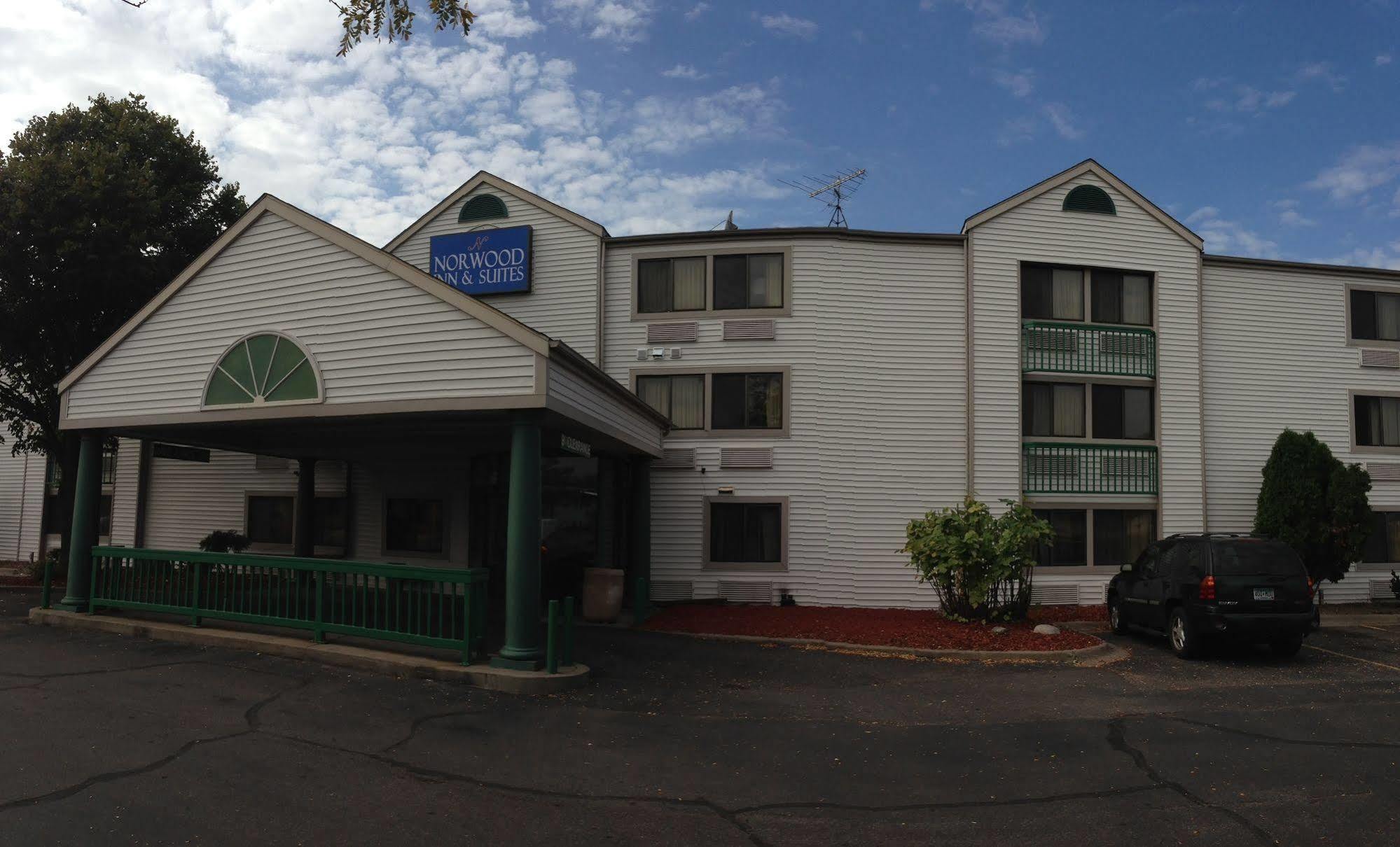 Travelodge By Wyndham Brooklyn Center Dış mekan fotoğraf