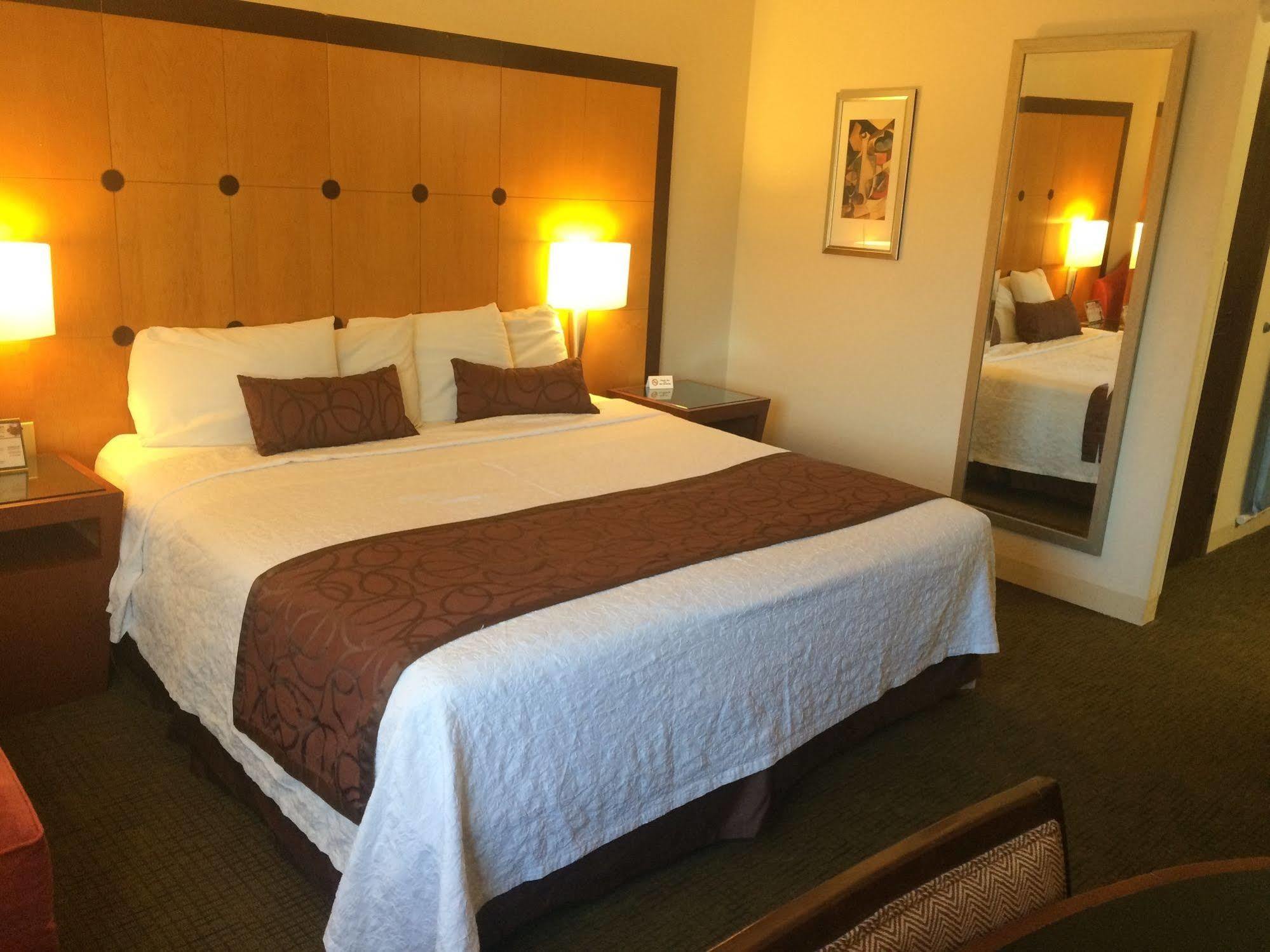 Travelodge By Wyndham Brooklyn Center Dış mekan fotoğraf